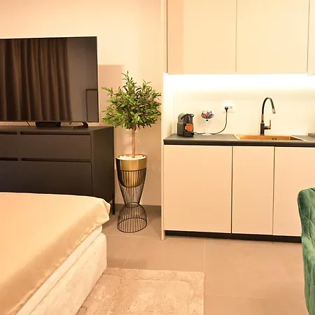 Luxury 17 Apartment *