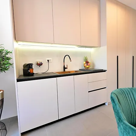 Luxury 17 Apartment
